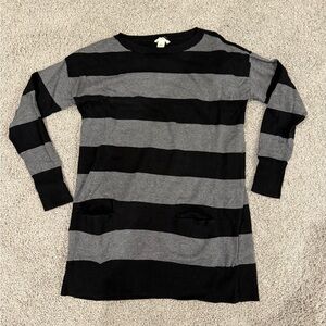 Caslon Striped Grey and Black Tunic Sweater with Front Pockets Small